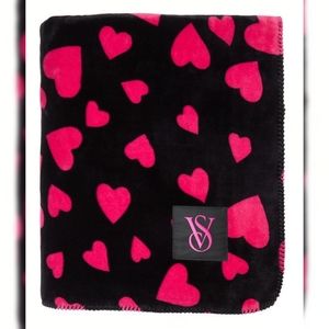 VICTORIA’S SECRET VALENTINE’S DAY 2024 SHERPA BLANKET NEW RELEASE